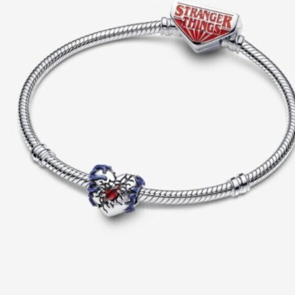 Pandora Stranger Things Glow-in-the-dark Heart Charm - Picture 3 of 7